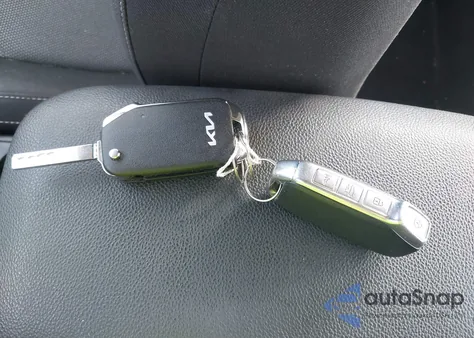 2023 Kia Forte Lxs z USA, uszkodzony, nr VIN 3KPF24AD1PE555862